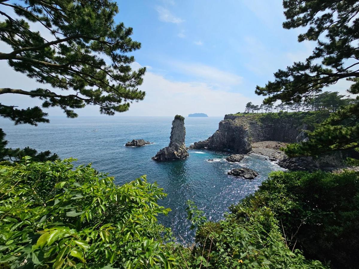 Cheonjiyeon Crystal Hotel Seogwipo Dış mekan fotoğraf