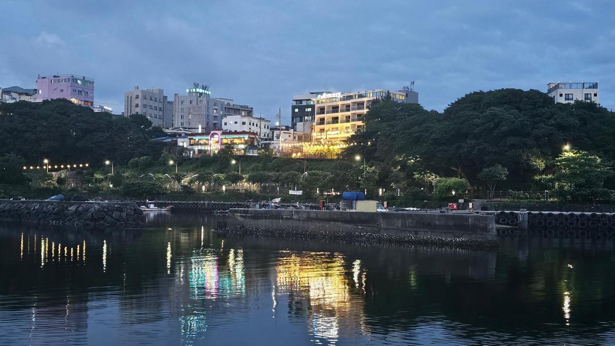 Cheonjiyeon Crystal Hotel Seogwipo Dış mekan fotoğraf