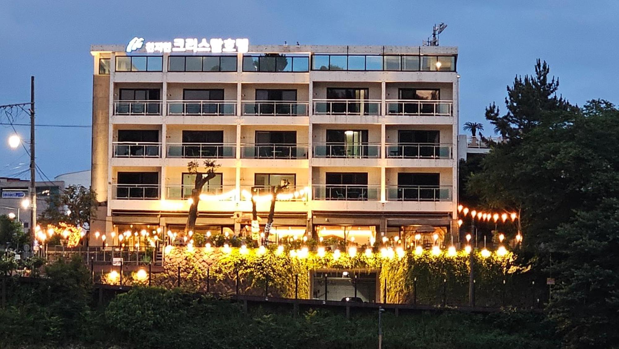 Cheonjiyeon Crystal Hotel Seogwipo Dış mekan fotoğraf