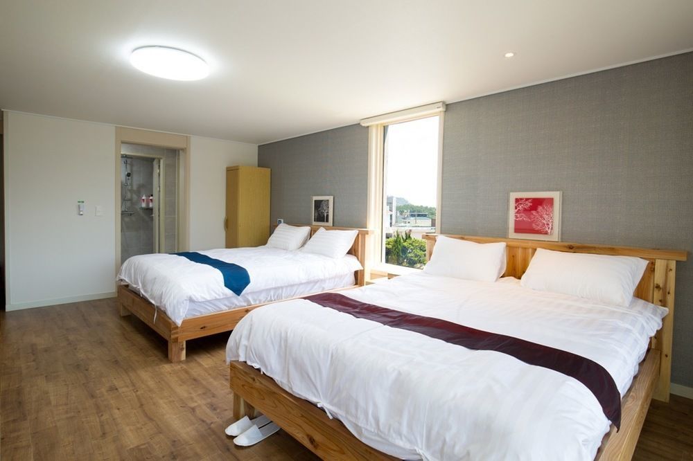 Cheonjiyeon Crystal Hotel Seogwipo Dış mekan fotoğraf