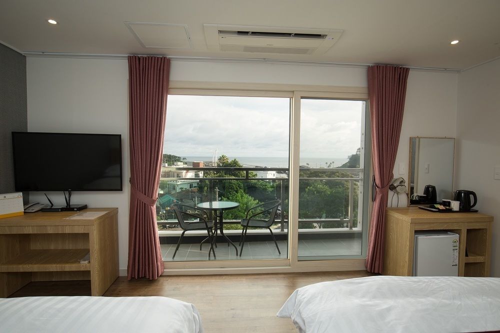 Cheonjiyeon Crystal Hotel Seogwipo Dış mekan fotoğraf