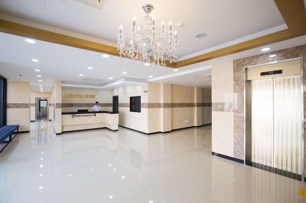 Cheonjiyeon Crystal Hotel Seogwipo Dış mekan fotoğraf