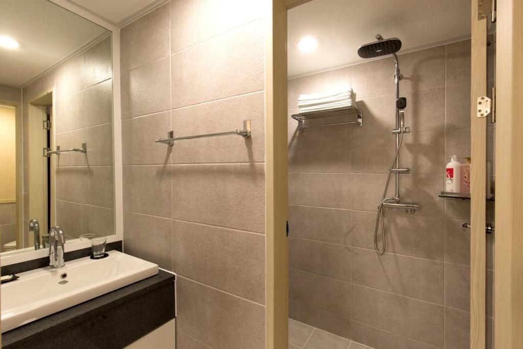 Cheonjiyeon Crystal Hotel Seogwipo Dış mekan fotoğraf