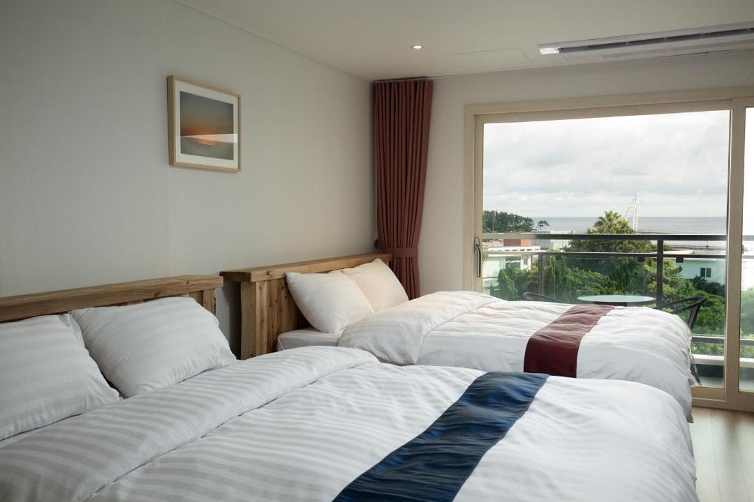 Cheonjiyeon Crystal Hotel Seogwipo Dış mekan fotoğraf